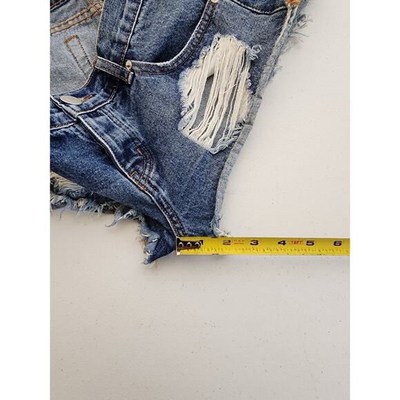 Revolve By The Way Jean Shorts 27 (32) Blue Distress ButtonFly DaisyDukes Frayed - Picture 7 of 9